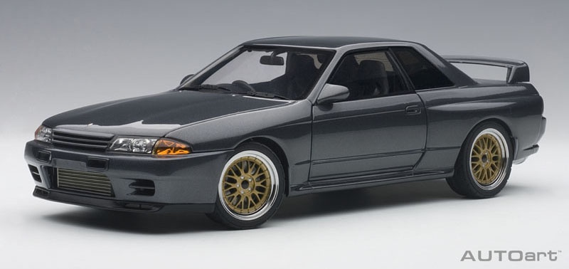 1/18 日産 スカイライン GT-R (R32) 湾岸ミッドナイト 零奈のGT-R