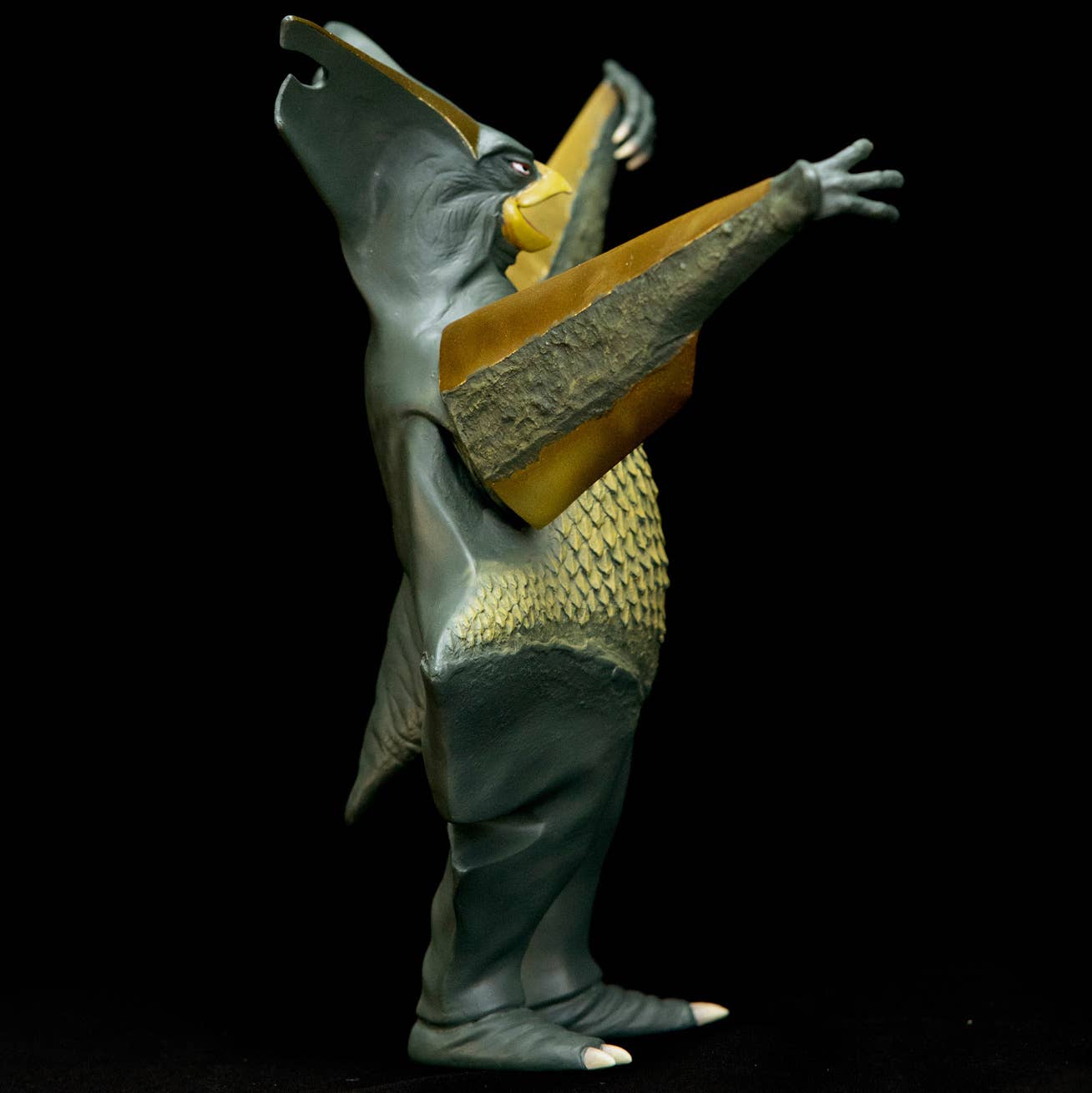 未使用　大怪獣シリーズ　ガッツ星人   ナイトカラーVer. 怪獣　ウルトラマン Amazon.co.jp: 大怪獣シリーズ ガッツ星人 分身セット ナイト