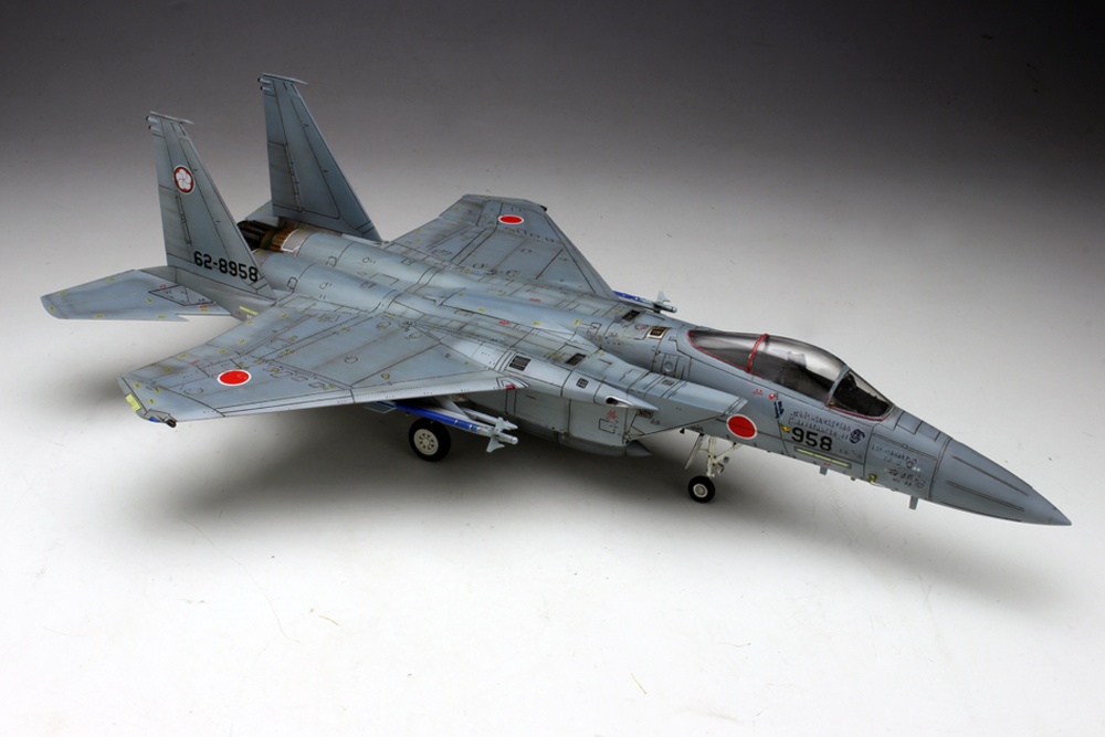 1/72 航空自衛隊 主力戦闘機 F-15Jイーグル 迷彩型紙シート付き | HLJ 