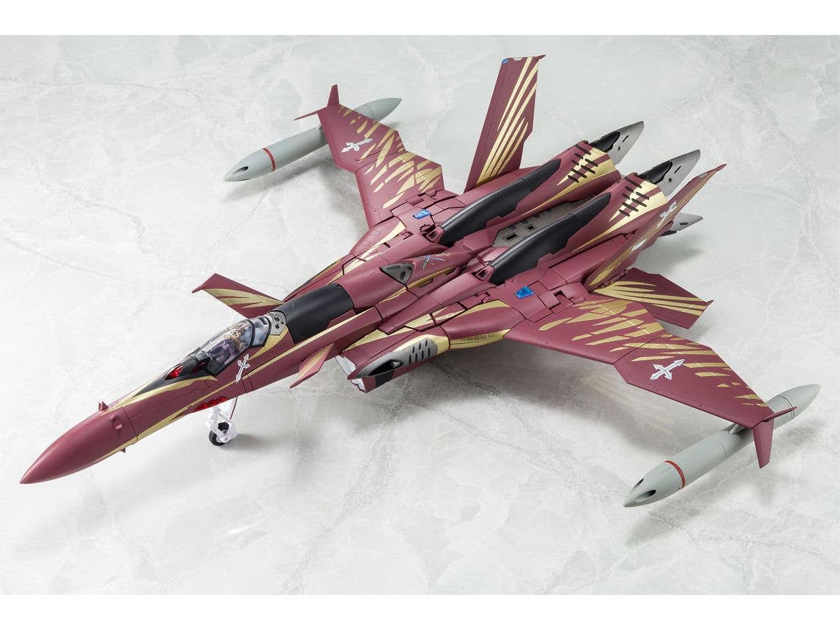 1/60 完全変形SV-51ガンマ ノーラ・ポリャンスキー搭乗機 最終決戦仕様 (マクロスゼロ) (再販)