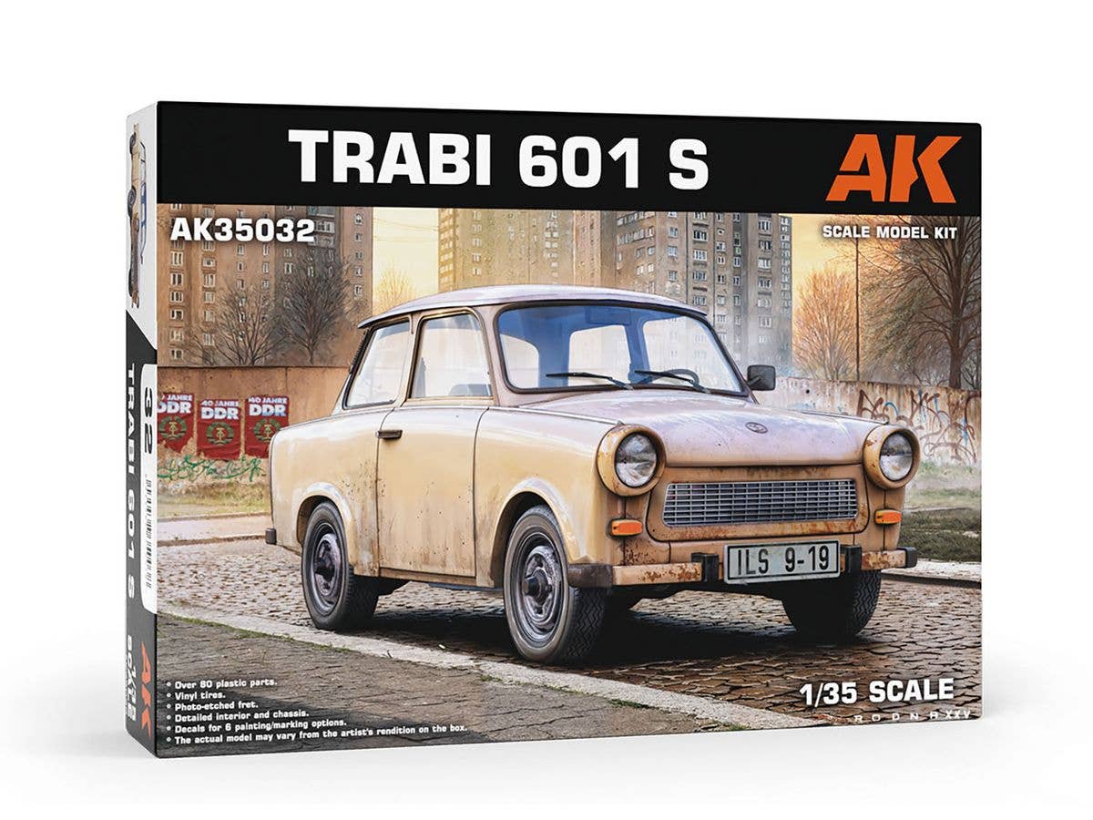 1/35 トラビ 601 S リムジン/パトカー仕様 (2in1)