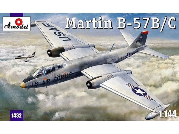 1/144 マーチン B-57B/C (2種米空軍デカールが付属)