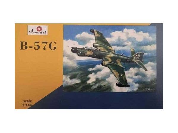 1/144 B-57G