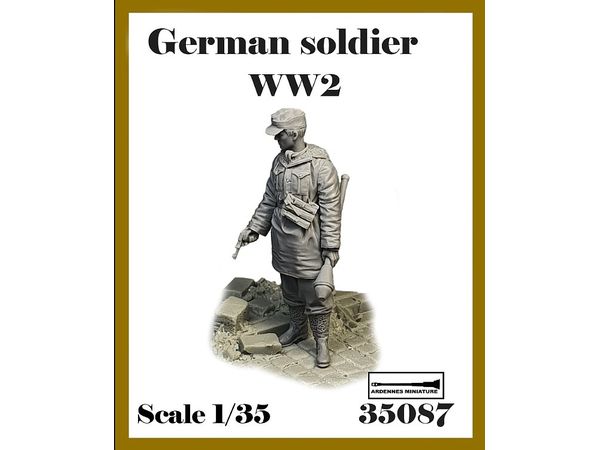 1/35 WWII ドイツ パンツァーファウストを持つ冬季装備の下士官