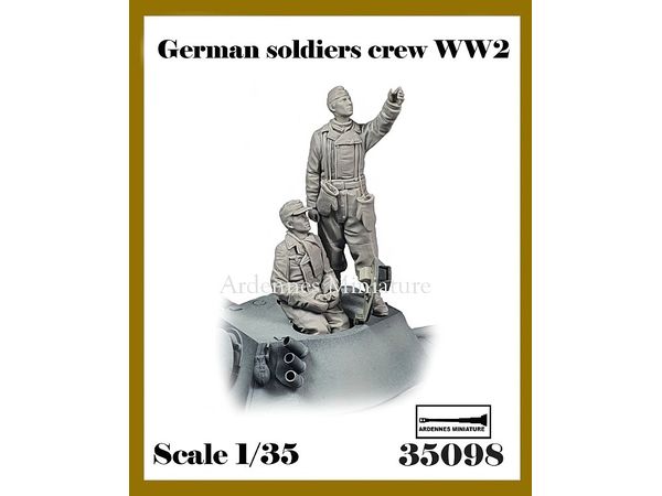 1/35 WWII ドイツ 空を見上げる冬季装備の戦車兵セット(2体入)