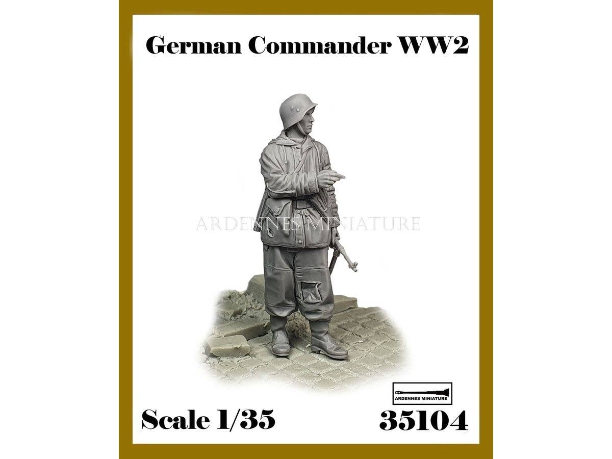 1/35 WWII ドイツ 指示を行なう冬季装備の指揮官
