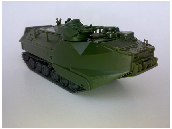 1/87 AAVP7A1 RAM/RS 装甲兵員輸送車 米海兵隊