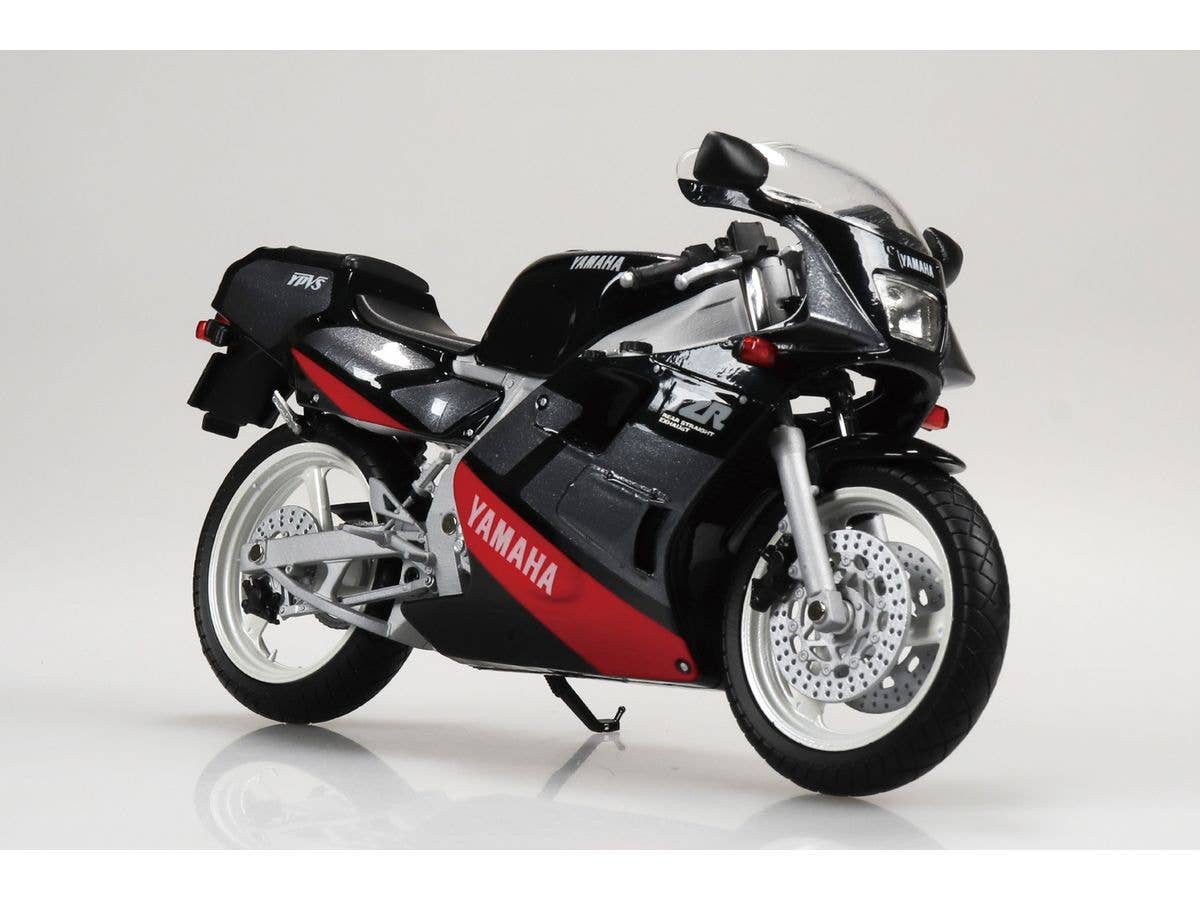 1/12 Honda CB750FOUR(K0) キャンディレッド | HLJ.co.jp