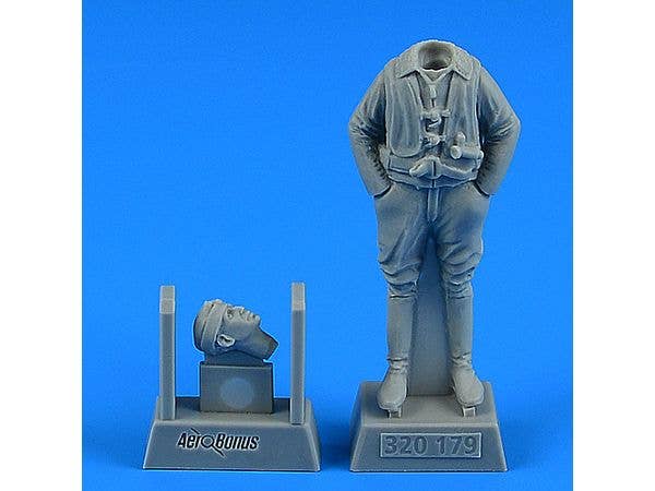 1/32 WW.II ドイツ空軍パイロット (立姿勢)