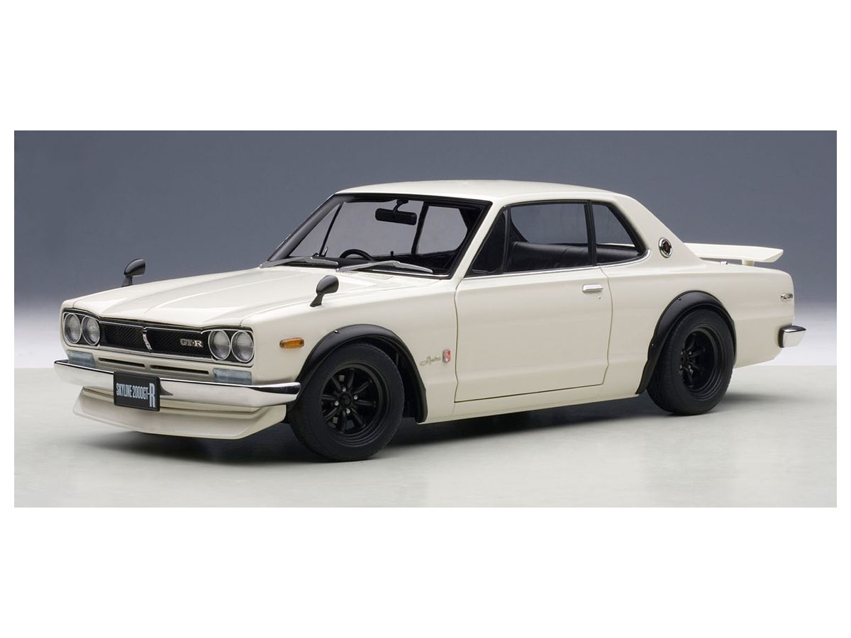 1/18 日産 スカイライン GT-R (KPGC10) チューンド Ver. ホワイト