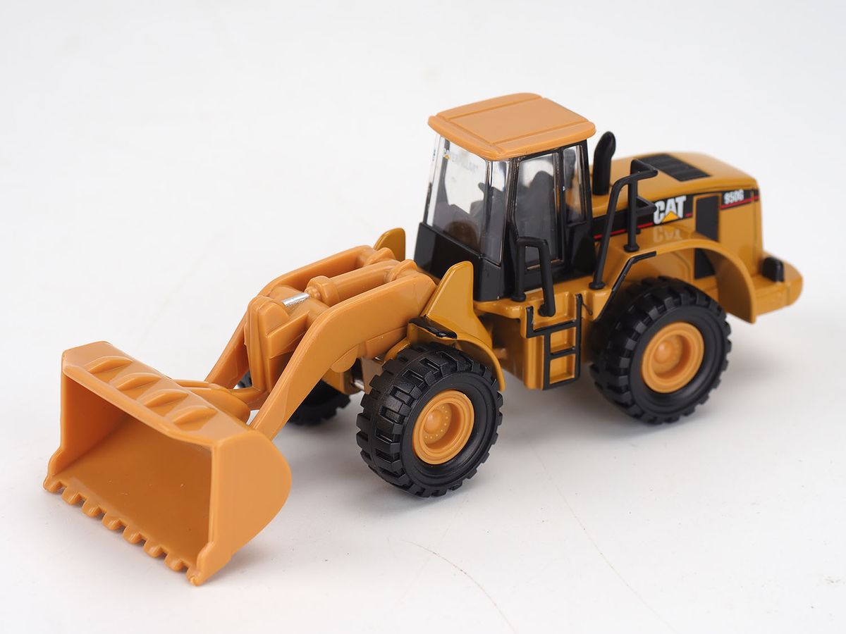 1/87 キャタピラー CAT 950G ホイールローダ 完成品