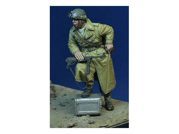 1/35 WW.II カナダ陸軍 一息入れるカナダオートバイ伝令兵