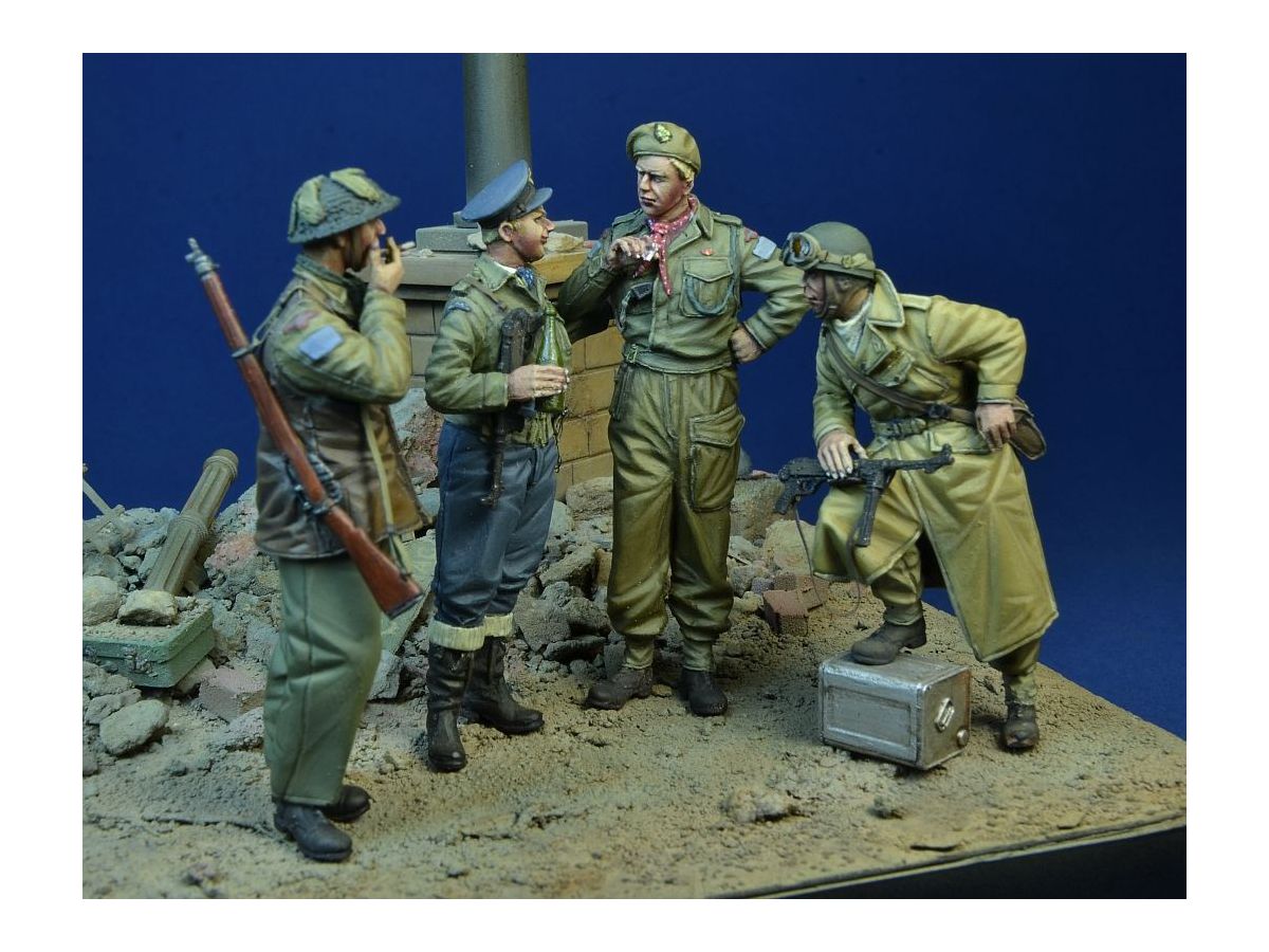 1/35 WW.II カナダ軍 一服するカナダ軍兵士 カーン 1944 (4体セット)