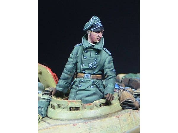 1/35 WWII ドイツ キングタイガー重戦車乗員 指揮官
