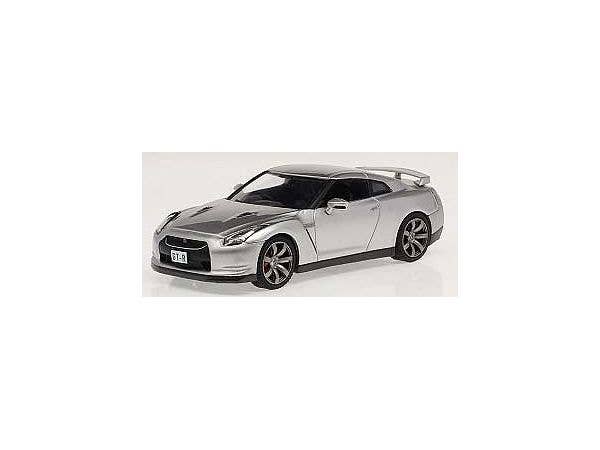 1/43 ニッサン GT-R R35 2008 シルバー