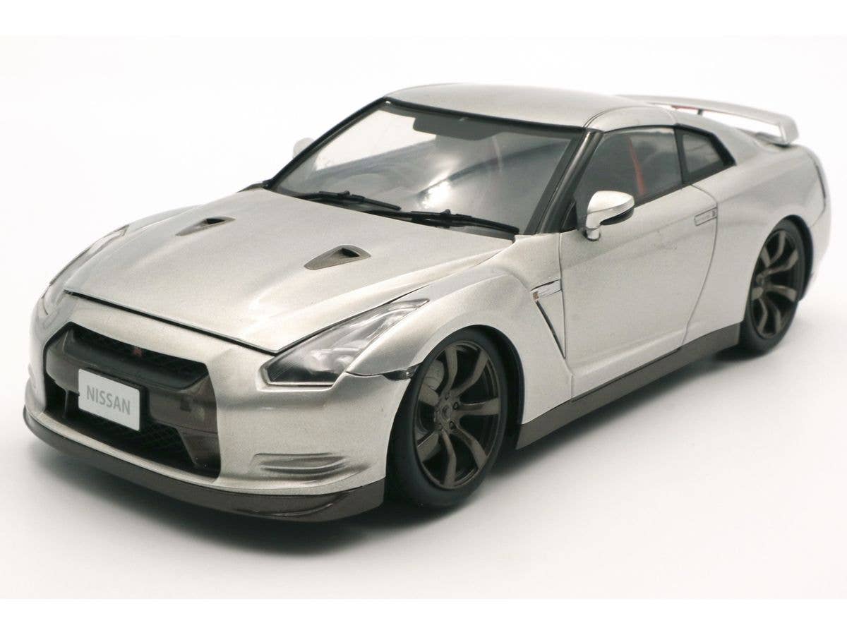 1/24 NISSAN GT-R