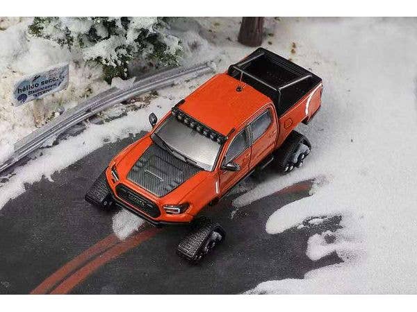 1/64 トヨタ TACOMA 2022 - スキーバージョン / アクセサリー付 オレンジ