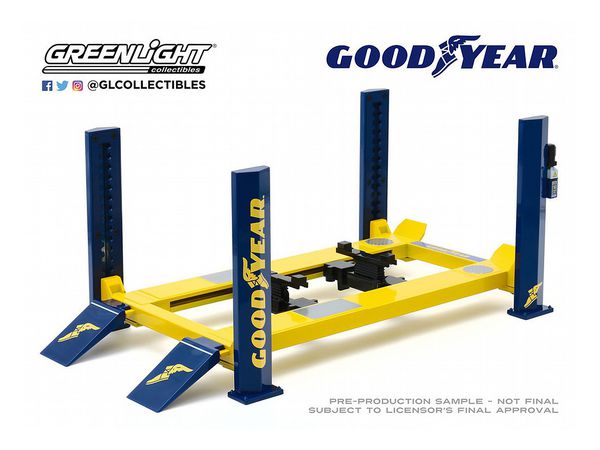 1/18 GreenLight Four-Post Lift Goodyear Tires