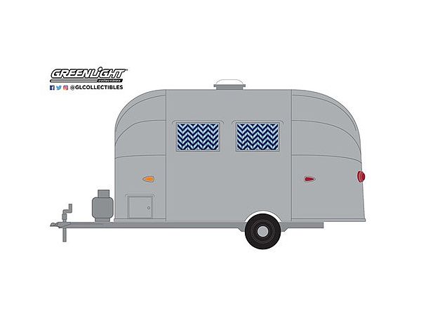 1/24 GreenLight Hitch & Tow Trailers Series 6 Airstream 16' Bambi Sport in Silver with Curtains Drawn