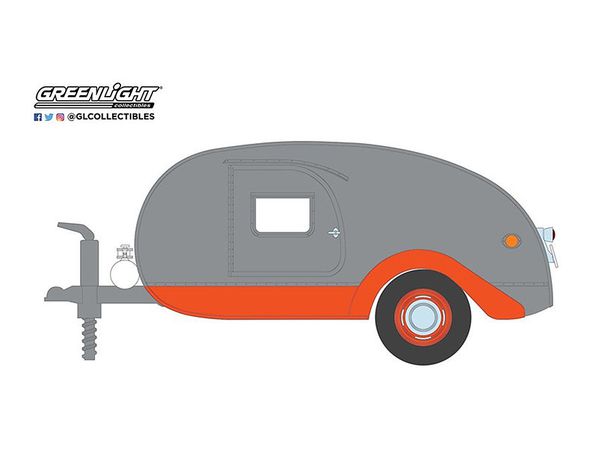 1/24 GreenLight Hitch & Tow Trailers Series 6 Teardrop Trailer in Silver with Orange Trim, Roof Rack, Bicycle, Kayak, Cooler and Picnic Basket
