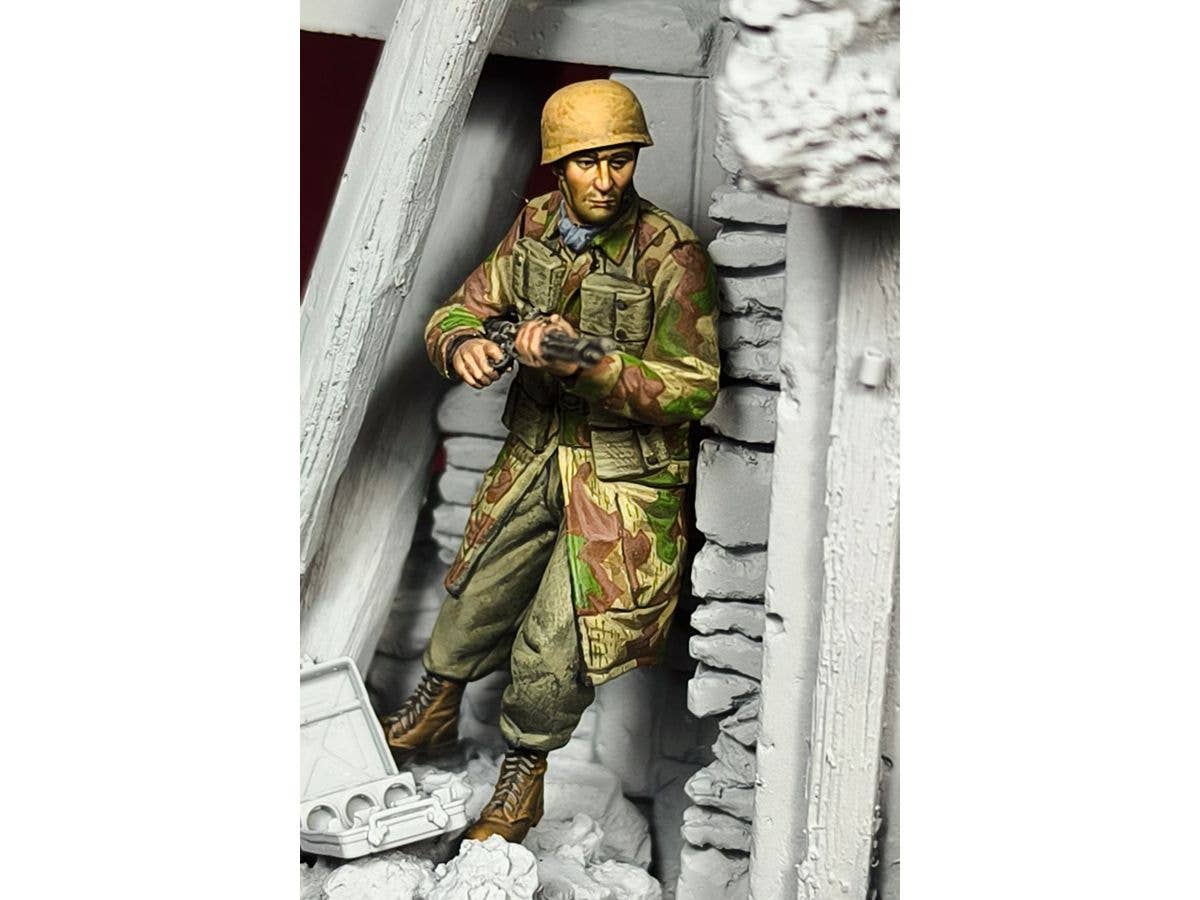 1/35 WWII ドイツ FG42を持つ降下猟兵 1944