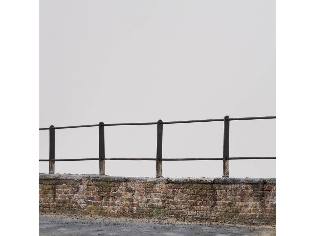 1/35 ジオラマアクセサリー 汎用 鉄柵の支柱(10本入)