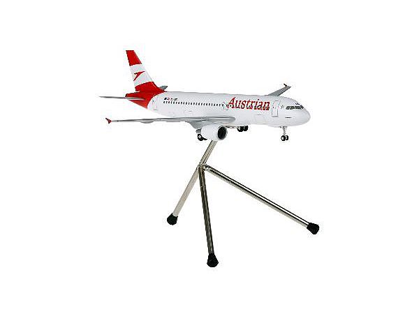 1/200 A320 オーストリア航空ランディングギア・三脚スタンド付属