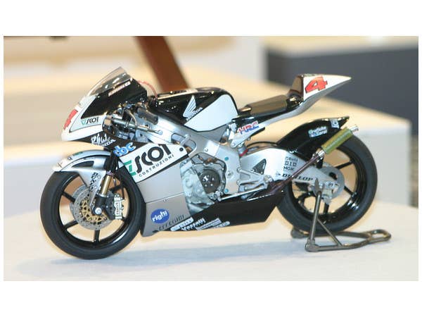 1/12 ホンダ RC110 | HLJ.co.jp
