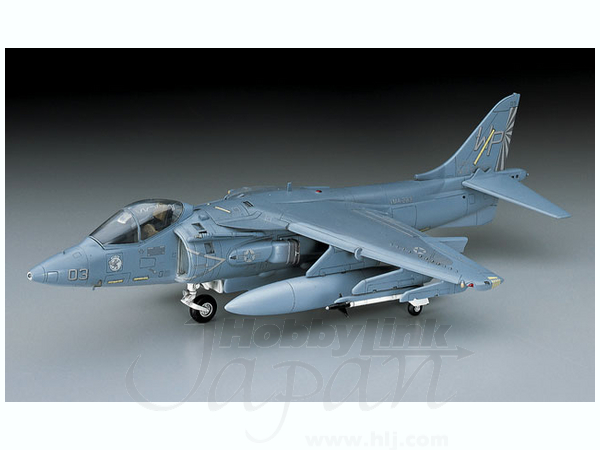 1/72 AV-8B ハリアー 2