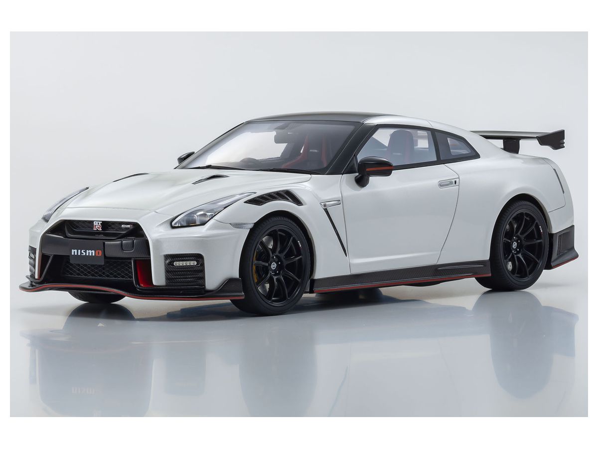 1/18 日産 GT-R ニスモ 2020 (ホワイト)