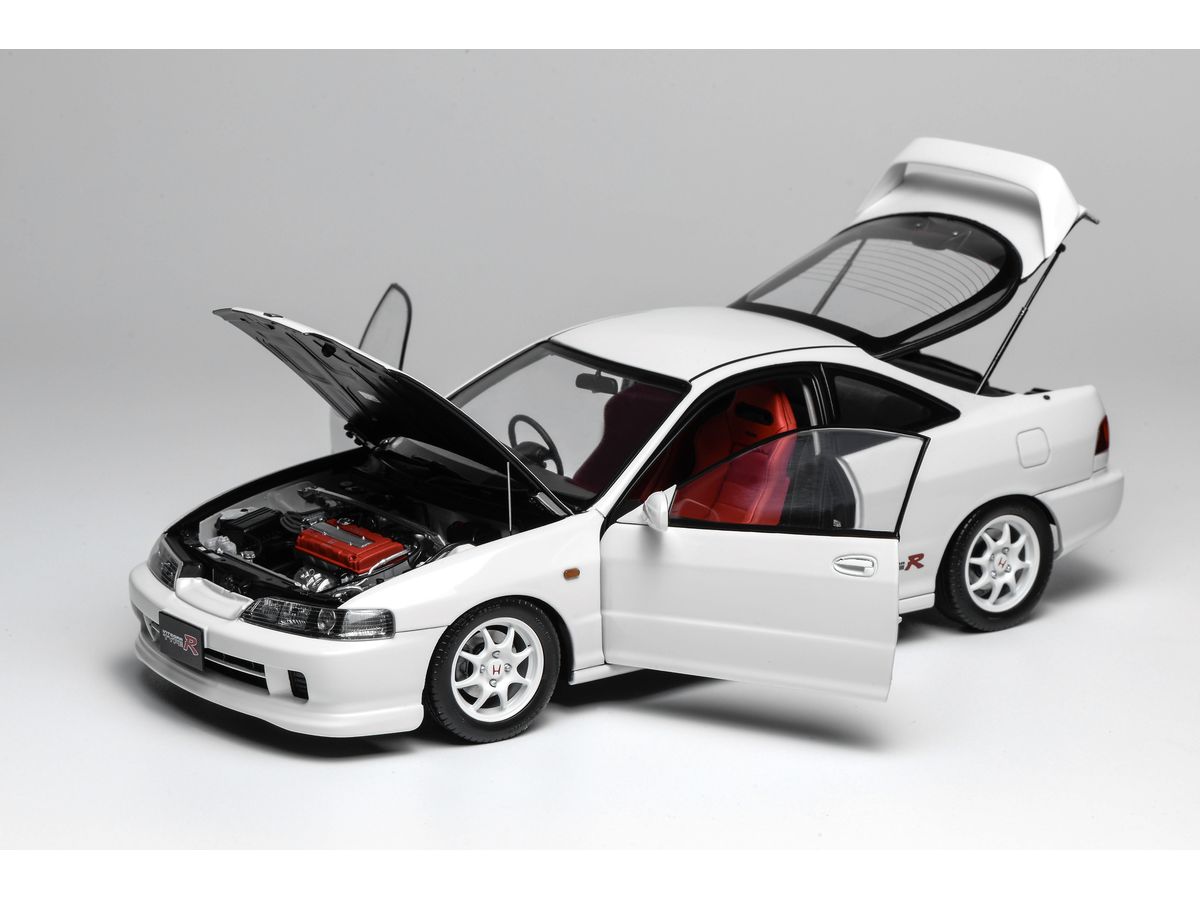 1/18 サーブ 9-2X 2005 ブルー | HLJ.co.jp 1/18 サーブ 9-2X 2005 ブルー | HLJ.co.jp
