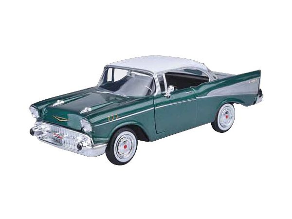 1/24 1957 Chevy Bel Air Color: White/Green