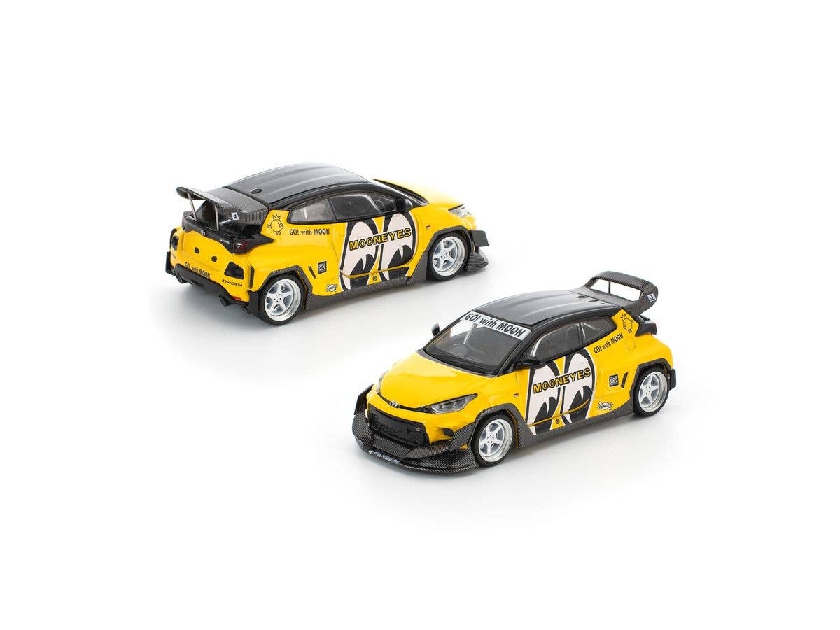 1/64 Pandem Yaris Mooneyes