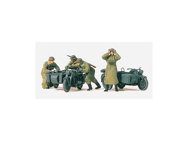 1/72 ドイツオートバイ兵4体+サイドカー2台悪路脱出シーン