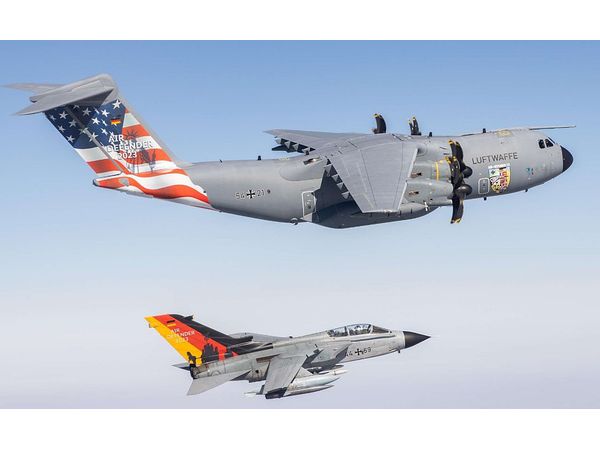 Amazon.co.jp: ドイツレベル 1／32英国空軍ブリストルボー