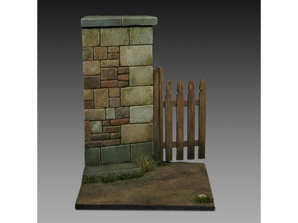 1/35 Base with wall and gate (cm 5x5) (1/35-1/32 scale)