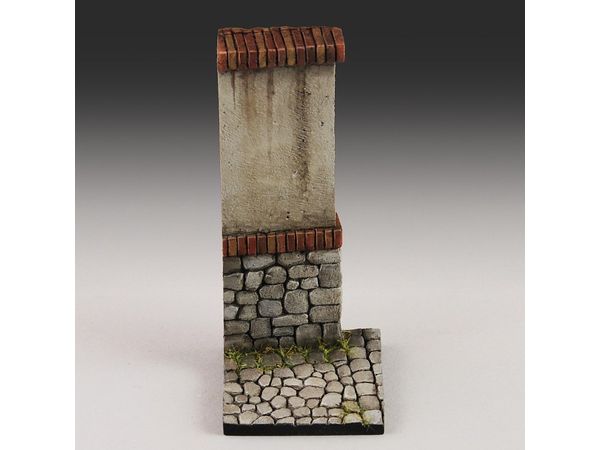 1/35 Base with wall (cm 3,5x3,5) (1/35-1/32 scale)