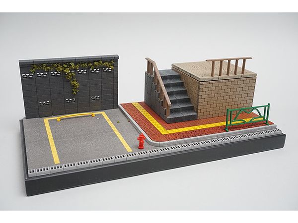 1/64 都市風景ジオラマ 階段と駐車場のある街角 (19.5cm x 9.5cm x 10cm