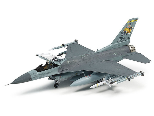1/72 ロッキード マーチン F-16CJ ブロック50 ファイティング ファルコン (フル装備)