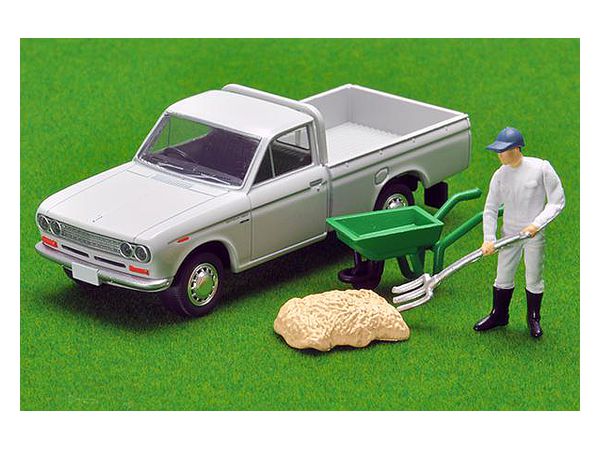 1/64 LV-195c ダットサン トラック 1300 デラックス (白) フィギュア付き