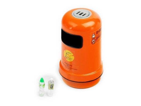 Tiny 公共ゴミ箱、空ペットボトル付