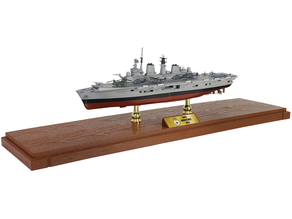 1/700 イギリス海軍 軽空母インビンシブル R05 フォークランド紛争 1982年 (フルハル仕様)