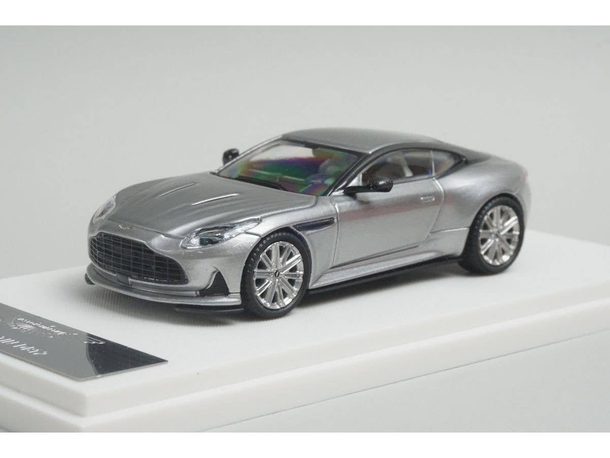 1/64 アストンマーティン DB12 シルバー
